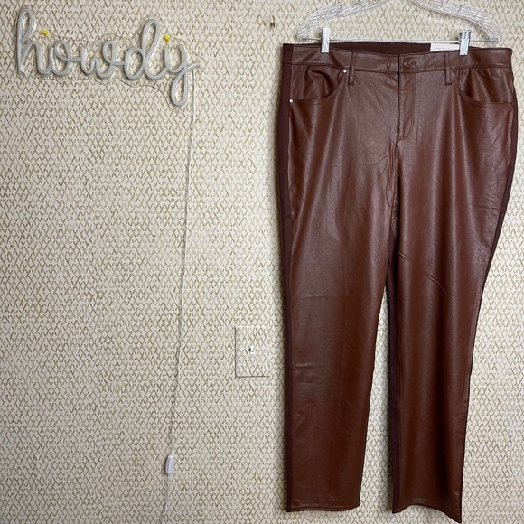 NWT Chico's Brown Five Pocket Ponte Faux Leather Slim Leg Front Pant Size 3R/16R - Picture 1 of 12
